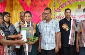 ଝୁମ୍ପ ସନାତନ ସ୍ମୃତି ସସଂଦର ସଭା, ୧୩ ଜଣ ମେଧାବିଙ୍କୁ ଦିଆଗଲା ସମ୍ବର୍ଦ୍ଧନା