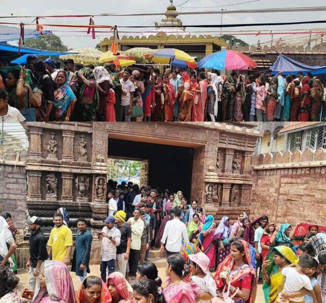 AKHANDALAMANI MANDIRA BHIDA