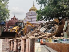 ଆଖଣ୍ଡଳମଣି ମନ୍ଦିର ଚତୁଃପାର୍ଶ୍ୱର ଉଛେଦ ବେଳେ ଦୋହଲୁଛି ମୁଖ୍ୟ ମନ୍ଦିର,ଗୋଚରରେ ଅଛନ୍ତି ତ ପ୍ରତ୍ନତତ୍ୱ ବିଭାଗ! ପ୍ରବେଶ ଦ୍ୱାର ପ୍ରାଚେରୀ ଓ ପୁଷ୍କରିଣୀ ସୁରକ୍ଷା ପ୍ରାଚୀରର ୧୫ଫୁଟ ଲମ୍ବର ଫାଟ,ଶିବଗଙ୍ଗା ପୁଷ୍କରିଣୀ ଭୁଶୁଡିବା ଆଶଙ୍କା!