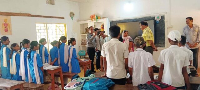 GELPUR BAPUJI NODAL SCHOOL VISIT COLLECTOR