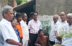 ଅସହାୟ କିଡିନ ରୋଗରେ ଆକ୍ରାନ୍ତ ବିଜୟଙ୍କୁ ସାହଯ୍ୟର ହାତ ବଢାଇଲା ମାନବବାଦୀ ସଂଗଠନ