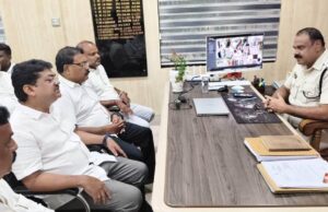 ଭଦ୍ରକରେ ବିଗୁଡୁଛି ଆଇନ-ଶୃଙ୍ଖଳା ପରିସ୍ଥିତି, ଜିଲ୍ଲା ଆରକ୍ଷୀ ଅଧିକ୍ଷକଙ୍କୁ ଭେଟି ଦାବିପତ୍ର ଦେଲେ ବିଜେଡି ନେତୃତ୍ୱ