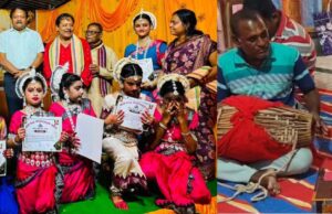 ଭଦ୍ରକ : ଶ୍ରୀଚୈତନ୍ୟ ଦେବଙ୍କ ୫୪୦ବର୍ଷର ଅଙ୍ଗବସ୍ତ୍ର ପ୍ରଦର୍ଶନ ମହାମହୋତ୍ସବ,ମଦନମୋହନଙ୍କ ପ୍ରେମରେ ବନ୍ଧାହେଲେ ବିଦେଶିନୀ