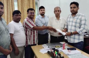 ଦିଲ୍ଲୀରେ ଛାତ୍ରଛାତ୍ରୀଙ୍କ ଶାନ୍ତିପୂର୍ଣ୍ଣ ଆନ୍ଦୋଳନକୁ ନେଇ ଯୁବଶକ୍ତି ପକ୍ଷରୁ ତହସିଲଦାରଙ୍କୁ ଦାବିପତ୍ର ପ୍ରଦାନ
