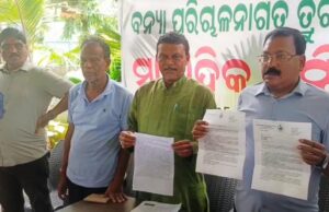 ଭଣ୍ଡାରିପୋଖରୀ ବନ୍ୟା ବିପର୍ଯ୍ୟୟର ରିଲିଫ୍କୁ ନେଇ ବର୍ଷିଲେ ବିଧାୟକ ସଂଜୀବ,ପୀଡ଼ିତଙ୍କ ପାଇଁ ତୁରନ୍ତ ସହାୟତା ଓ ବିଡିଓଙ୍କ ବିରୋଧରେ ତଦନ୍ତ ଦାବି