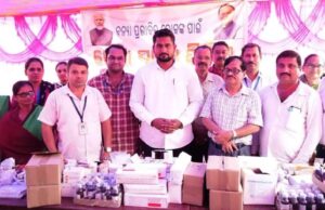 ବନ୍ୟା ପରେ ରୋଗ ଭୟ, ଧାମନଗରରେ ମେଗା ସ୍ୱାସ୍ଥ୍ୟ ଶିବିର, ୧୮ ବିଭାଗର ବିଶେଷଜ୍ଞ ଡାକ୍ତର, ୪୦ରୁ ଅଧିକ ପାରାମେଡିକାଲ୍ କର୍ମଚାରୀ ନିୟୋଜିତ