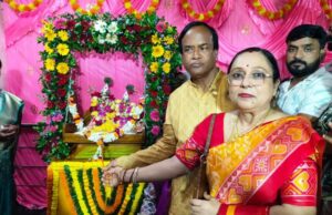 କୋଡ଼ବରୁଆଁ ଗ୍ରାମରେ ଶ୍ରଦ୍ଧା ଓ ଉଲ୍ଲାସର ସହ ପାଳିତ ହେଉଛି ପବିତ୍ର ଝୁଲଣ ଯାତ୍ରା,ଜମୁଛି ଭକ୍ତଙ୍କ ଭିଡ଼
