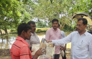 ବନ୍ୟା ବିପର୍ଯ୍ୟସ୍ତଙ୍କ ପାଇଁ ସହାୟତାର ହାତ ବଢ଼ାଇଲେ ସମାଜସେବୀ ରାମଚନ୍ଦ୍ର ବେହେରା