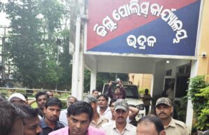 ଏସଆଇଆର ପ୍ରକ୍ରିୟାରୁ ବାଦ ଦେବାକୁ ଷଡ଼ଯନ୍ତ୍ର,ଅଭିଯୋଗ ଆଣିଲେ ୨୪, ୨୫ ୱାର୍ଡ଼ର ଶତାଧିକ ବାସିନ୍ଦା