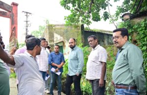 ଭଦ୍ରକ ବିଧାୟକ ସୀତାଂଶୁ ଶେଖର ମହାପାତ୍ରଙ୍କ ଭଦ୍ରକ ସରକାରୀ ପ୍ରାଣୀ ଚିକିତ୍ସାଳୟ ପରିଦର୍ଶନ,ନୂତନ ଭବନ ନିର୍ମାଣ ପାଇଁ ବିଭାଗୀୟ ମନ୍ତ୍ରୀ ଗୋକୁଳାନନ୍ଦ ମଲ୍ଲିକଙ୍କ ଦୃଷ୍ଟି ଆକର୍ଷଣ