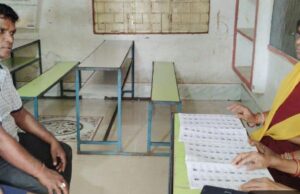 ଯୋଗ୍ୟ ଭୋଟରଙ୍କୁ ଭୋଟର ତାଲିକାରୁ ବାଦ୍ ନଦେବାକୁ ନିର୍ବାଚନ ଆୟୋଗର ପଦକ୍ଷେପ,ଭଦ୍ରକ ଜିଲ୍ଲାର ୧୭୦୩ଟି ବୁଥ୍ରେ ଅନୁଷ୍ଠିତ ହେଇଛି ସ୍ୱତନ୍ତ୍ର ଶିବିର