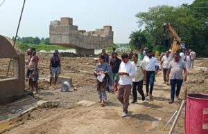 ମନ୍ତେଇ ନଦୀ ସେତୁ ନିର୍ମାଣସ୍ଥଳ ପରିଦର୍ଶନ କଲେ ଜିଲ୍ଲାପାଳ