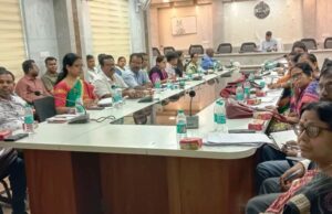 ପିଲାଙ୍କ ପାଠପଢା ତଦାରଖ କଲେ ଜିଲାପାଳ